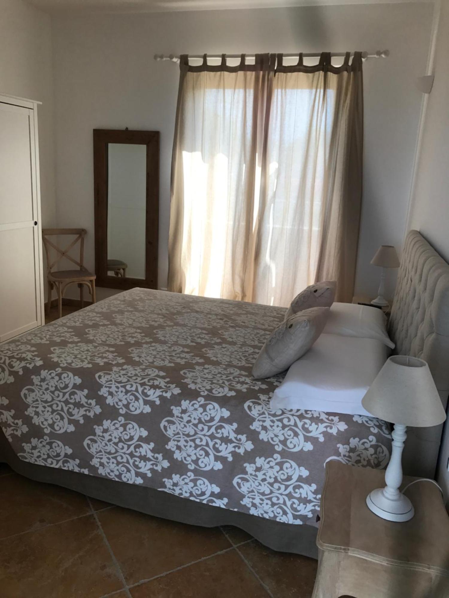 Dimora Le Ginestre Adults Only Acomodação com café da manhã Fasano Quarto foto