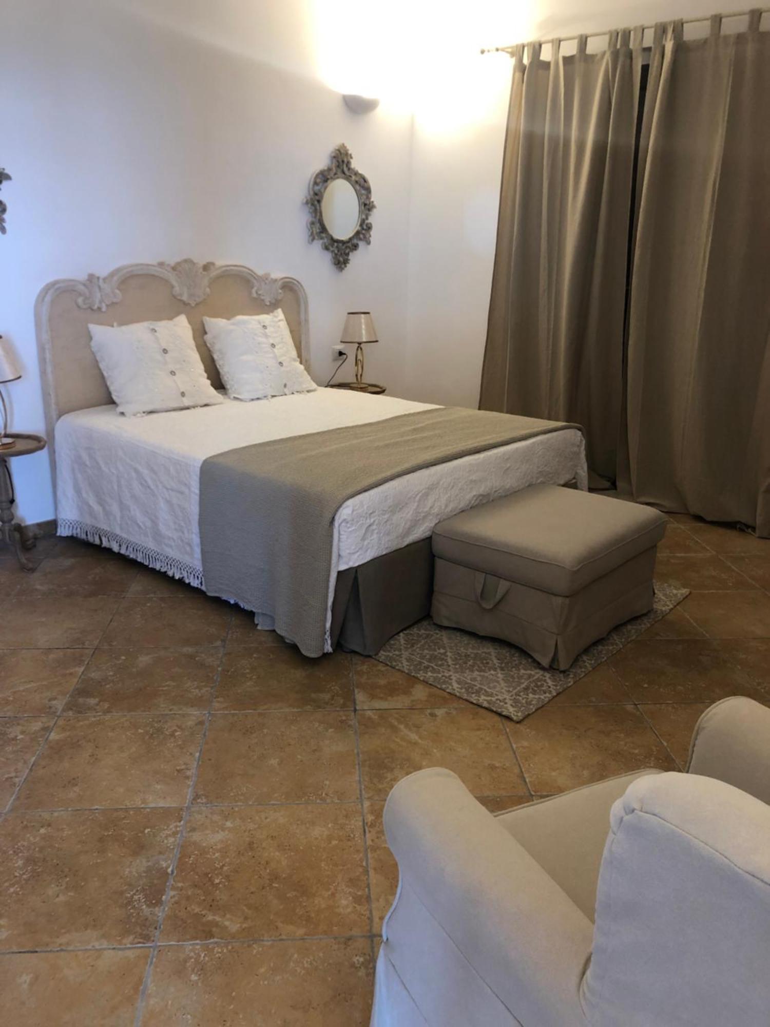 Dimora Le Ginestre Adults Only Acomodação com café da manhã Fasano Quarto foto